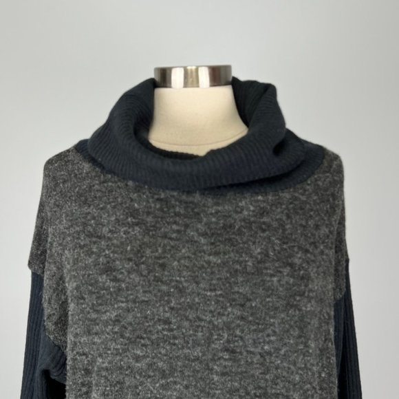 Anthropologie A’Reve Womens Gray Cowl Neck Sweater Fuzzy Oversized size Small - Picture 2 of 15